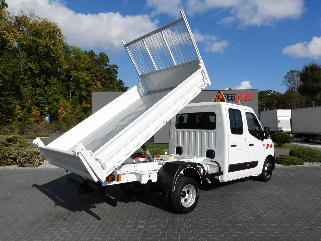 RENAULT MASTER TIPPER DOUBLE CABIN DOKA 6 SEATS CRUISE CONTROL LED LIGHTS TWIN WHEELS AIR CONDITIONING 165HP - Furgoneta basculante: foto 3 RENAULT MASTER TIPPER DOUBLE CABIN DOKA 6 SEATS CRUISE CONTROL LED LIGHTS TWIN WHEELS AIR CONDITIONING 165HP - Furgoneta basculante: foto 3