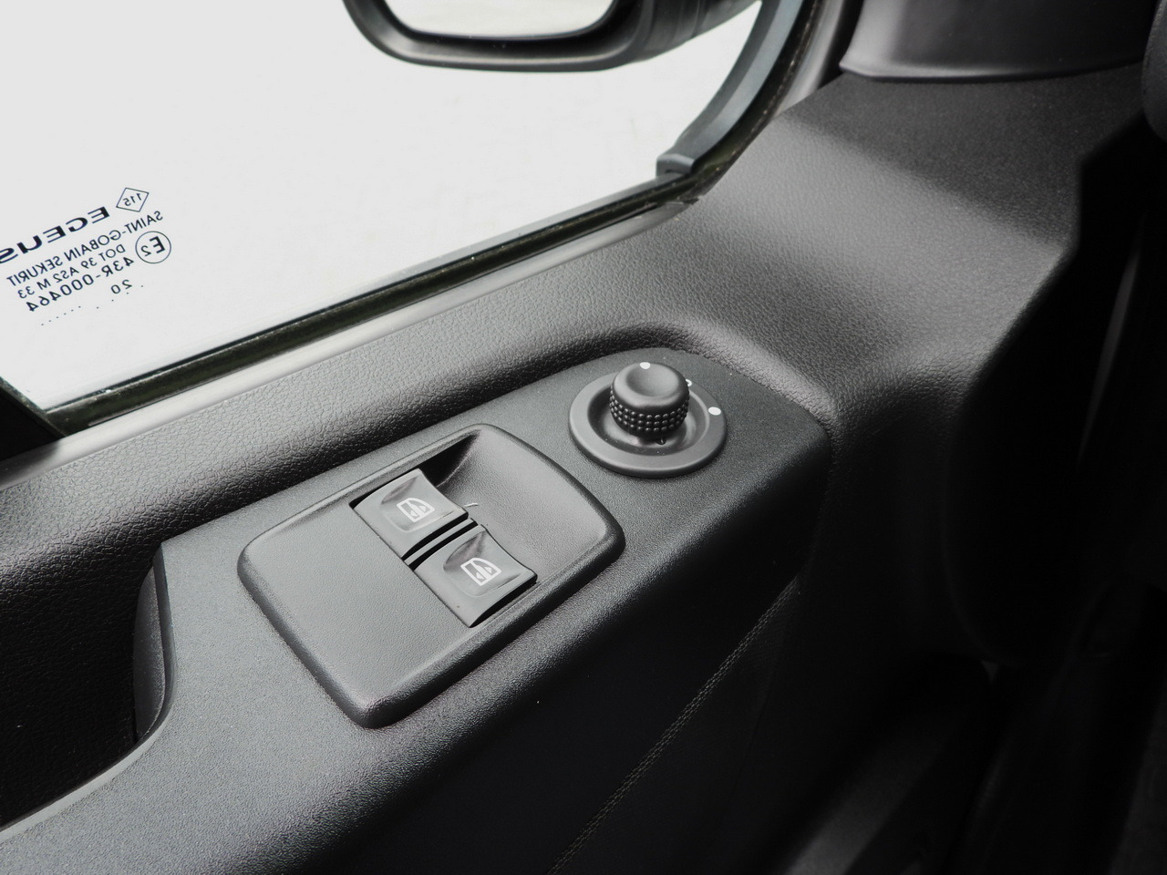 Furgoneta frigorifica RENAULT TRAFIC REFRIGERATOR VAN -5*C POWER SUPPLY 230V CRUISE CONTROL LED LIGHTS AIR CONDITIONING  120HP: foto 47