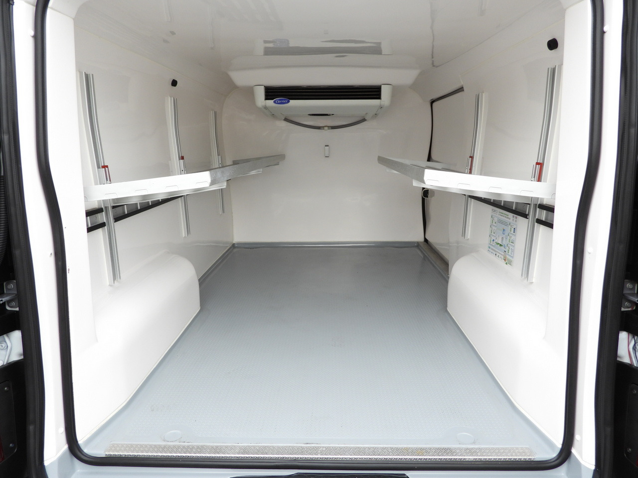 Furgoneta frigorifica RENAULT TRAFIC REFRIGERATOR VAN -5*C POWER SUPPLY 230V CRUISE CONTROL LED LIGHTS AIR CONDITIONING  120HP: foto 18