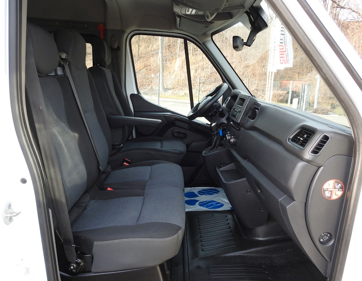 Leasing de  Renault MASTER KASTENWAGEN DOPPELKABINE 7 SITZE TEMPOMAT Renault MASTER KASTENWAGEN DOPPELKABINE 7 SITZE TEMPOMAT: foto 25