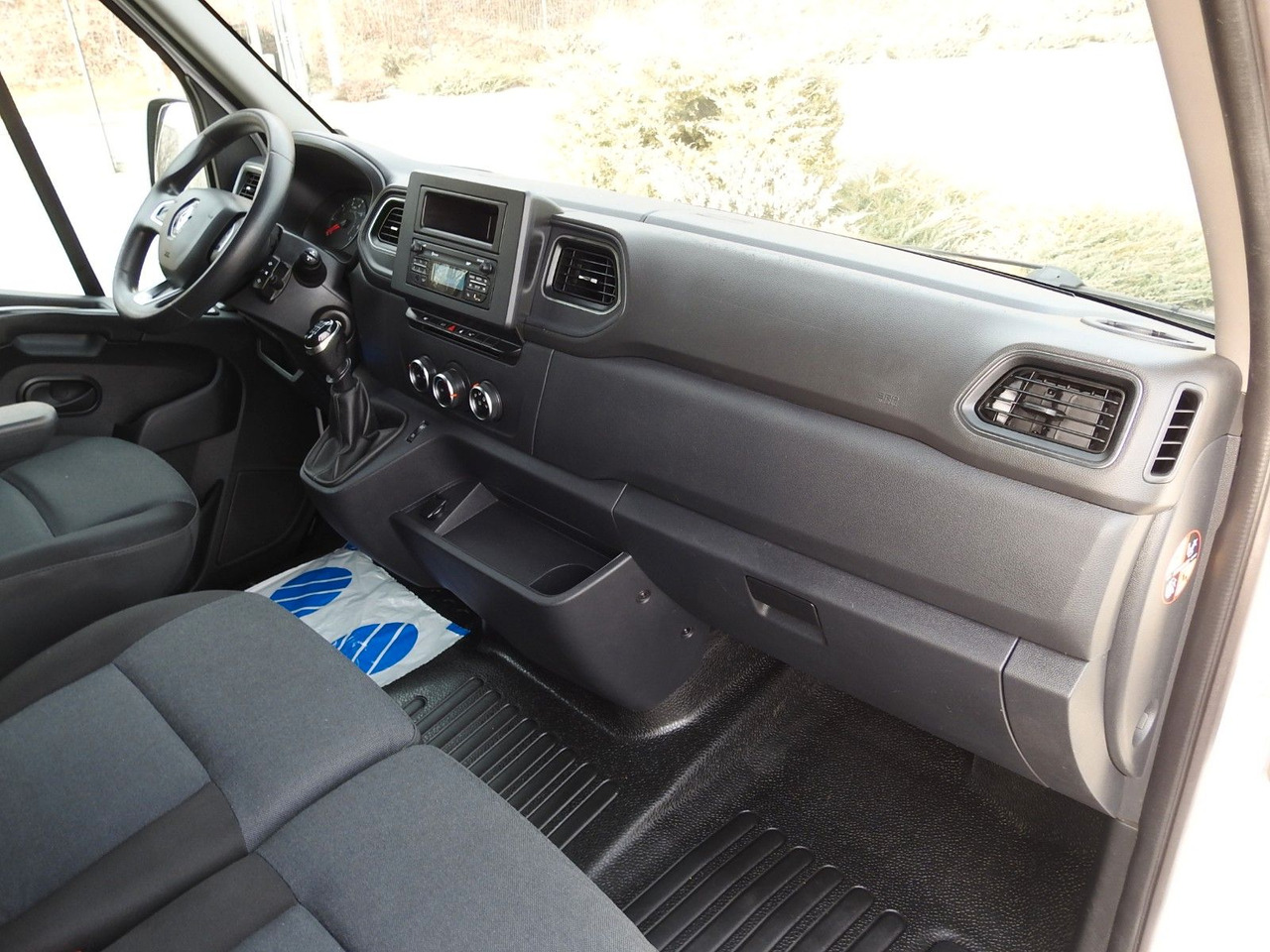 Leasing de  Renault MASTER KASTENWAGEN DOPPELKABINE 7 SITZE TEMPOMAT Renault MASTER KASTENWAGEN DOPPELKABINE 7 SITZE TEMPOMAT: foto 26