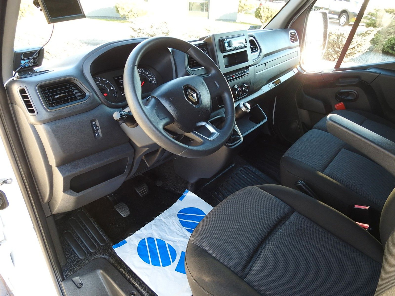Renault MASTER KÜHLKASTENWAGEN -5*C HEIZFUNKTION A/C Renault MASTER KÜHLKASTENWAGEN -5*C HEIZFUNKTION A/C - Furgoneta frigorifica: foto 2 Renault MASTER KÜHLKASTENWAGEN -5*C HEIZFUNKTION A/C Renault MASTER KÜHLKASTENWAGEN -5*C HEIZFUNKTION A/C - Furgoneta frigorifica: foto 2