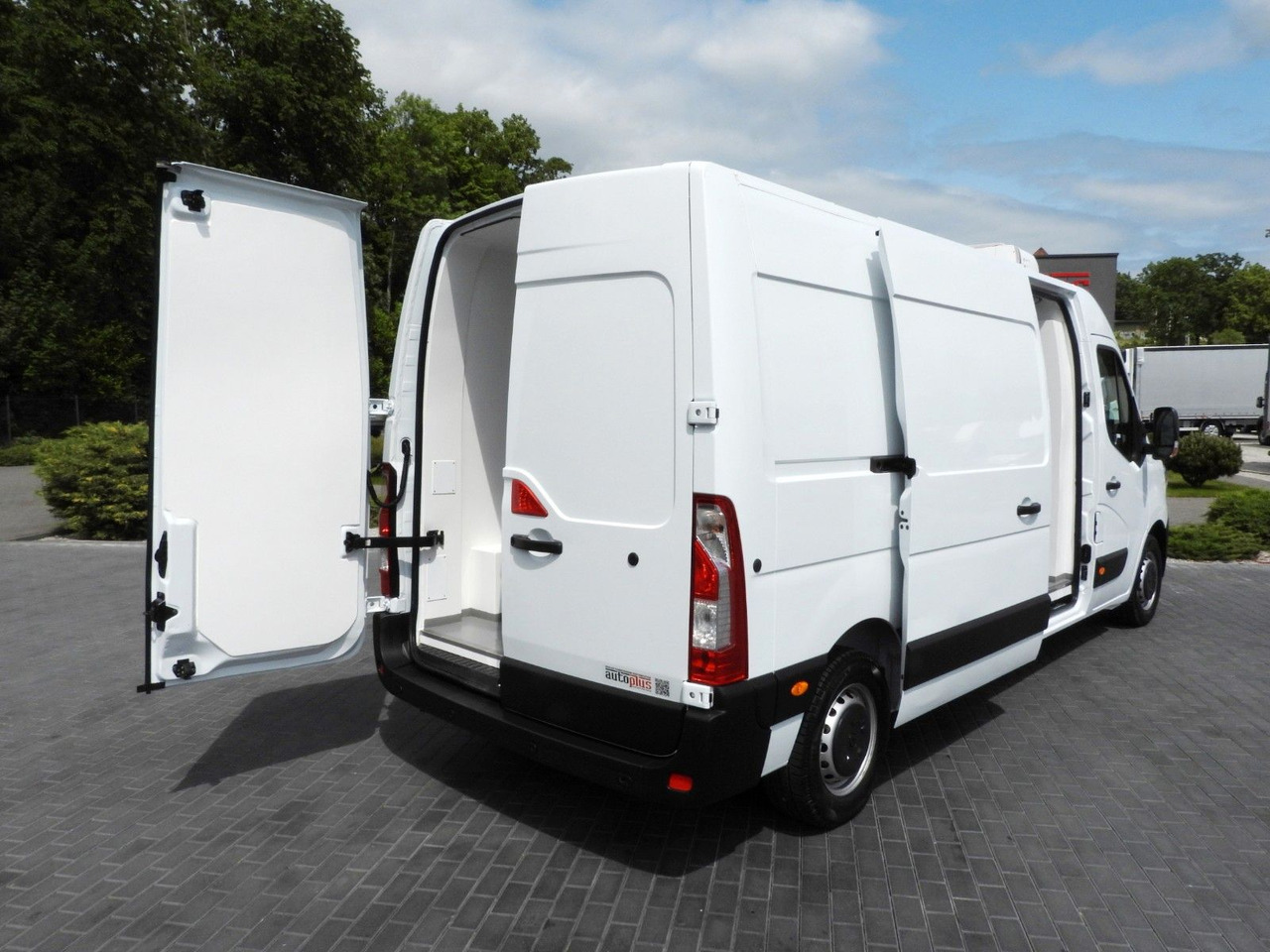 Renault MASTER KÜHLKASTENWAGEN -5*C TEMPOMAT NAVIGATION - Furgoneta frigorifica: foto 3 Renault MASTER KÜHLKASTENWAGEN -5*C TEMPOMAT NAVIGATION - Furgoneta frigorifica: foto 3