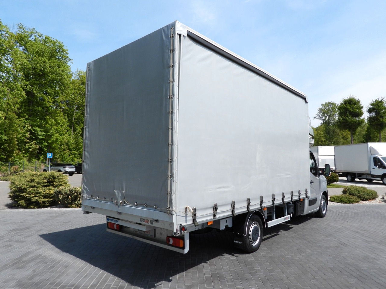 Renault MASTER PRITSCHE PLANE 10 PALETTEN WEBASTO A/C - Furgoneta con lona: foto 3 Renault MASTER PRITSCHE PLANE 10 PALETTEN WEBASTO A/C - Furgoneta con lona: foto 3