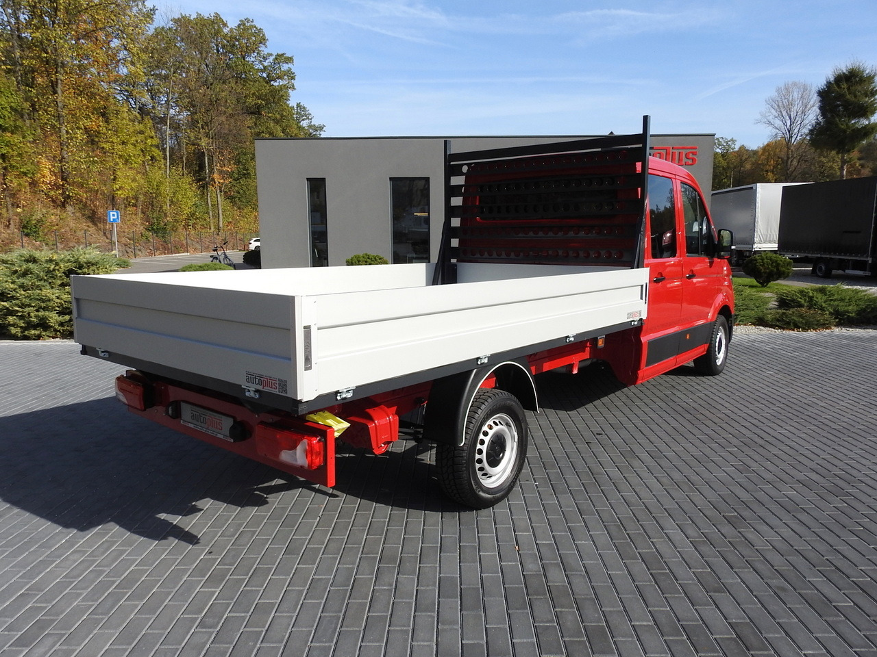 VOLKSWAGEN CRAFTER STAKE BODY DOUBLE CABIN DOKA 7 SEATS AIR CONDITIONING 140HP - Furgoneta combi: foto 3 VOLKSWAGEN CRAFTER STAKE BODY DOUBLE CABIN DOKA 7 SEATS AIR CONDITIONING 140HP - Furgoneta combi: foto 3