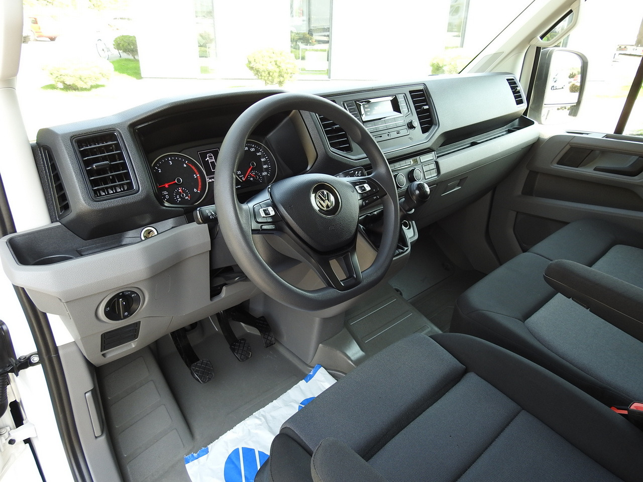 VOLKSWAGEN CRAFTER TARPAULIN 10 PALLETS WEBASTO CRUISE CONTROL AIR CONDITIONING LED LIGHTS 180HP - Furgoneta con lona: foto 2 VOLKSWAGEN CRAFTER TARPAULIN 10 PALLETS WEBASTO CRUISE CONTROL AIR CONDITIONING LED LIGHTS 180HP - Furgoneta con lona: foto 2