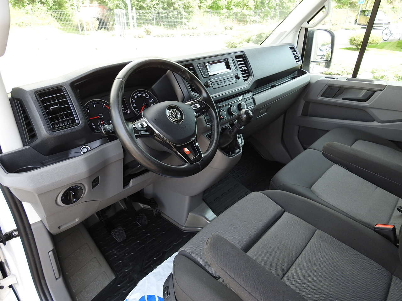 VOLKSWAGEN CRAFTER TARPAULIN LIFT 8 PALLETS WEBASTO CRUISE CONTROL 180HP - Furgoneta con lona: foto 2 VOLKSWAGEN CRAFTER TARPAULIN LIFT 8 PALLETS WEBASTO CRUISE CONTROL 180HP - Furgoneta con lona: foto 2