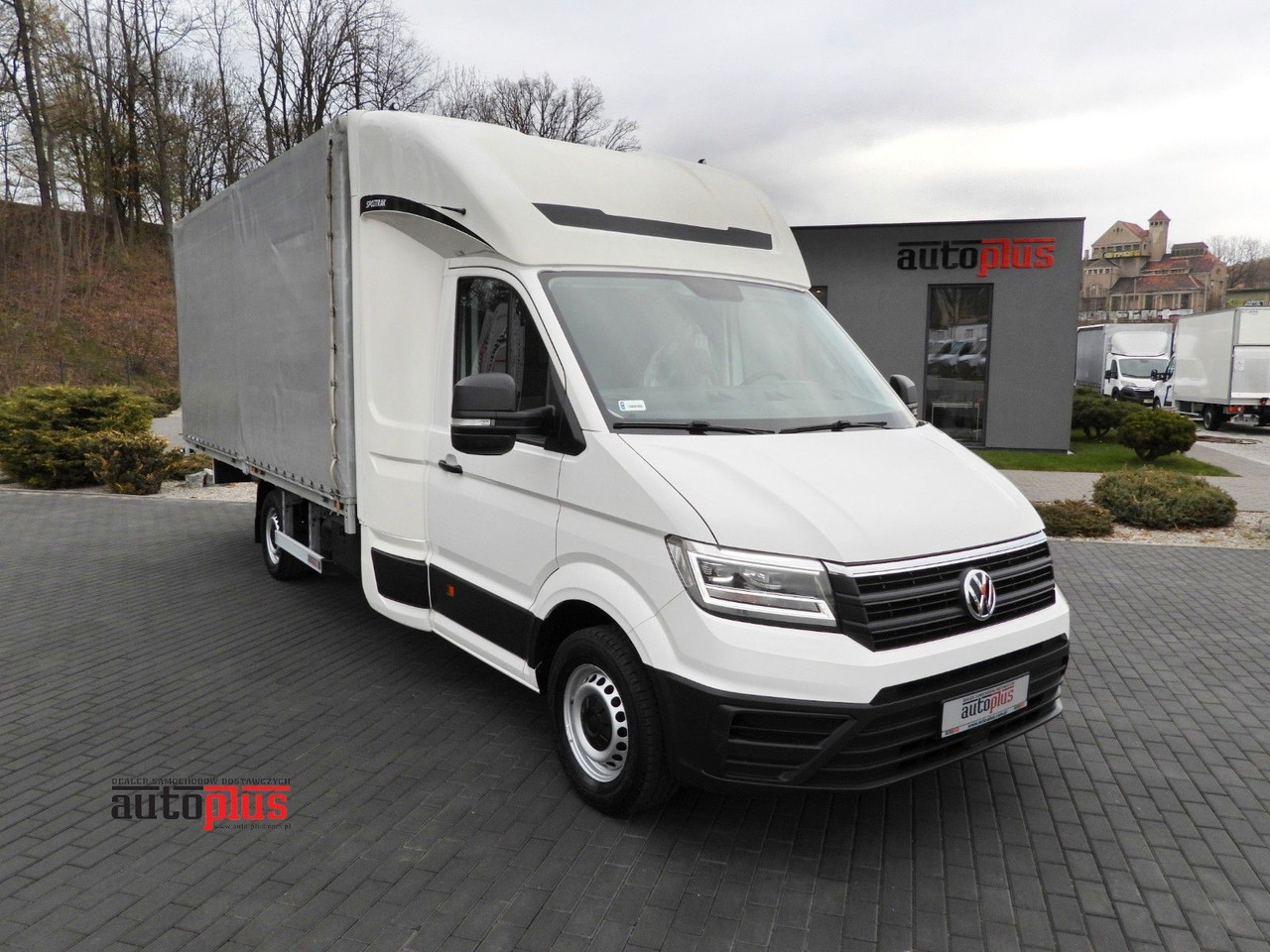 Volkswagen CRAFTER PRITSCHE PLANE 10 PALETTEN WEBASTO - Furgoneta con lona: foto 1 Volkswagen CRAFTER PRITSCHE PLANE 10 PALETTEN WEBASTO - Furgoneta con lona: foto 1
