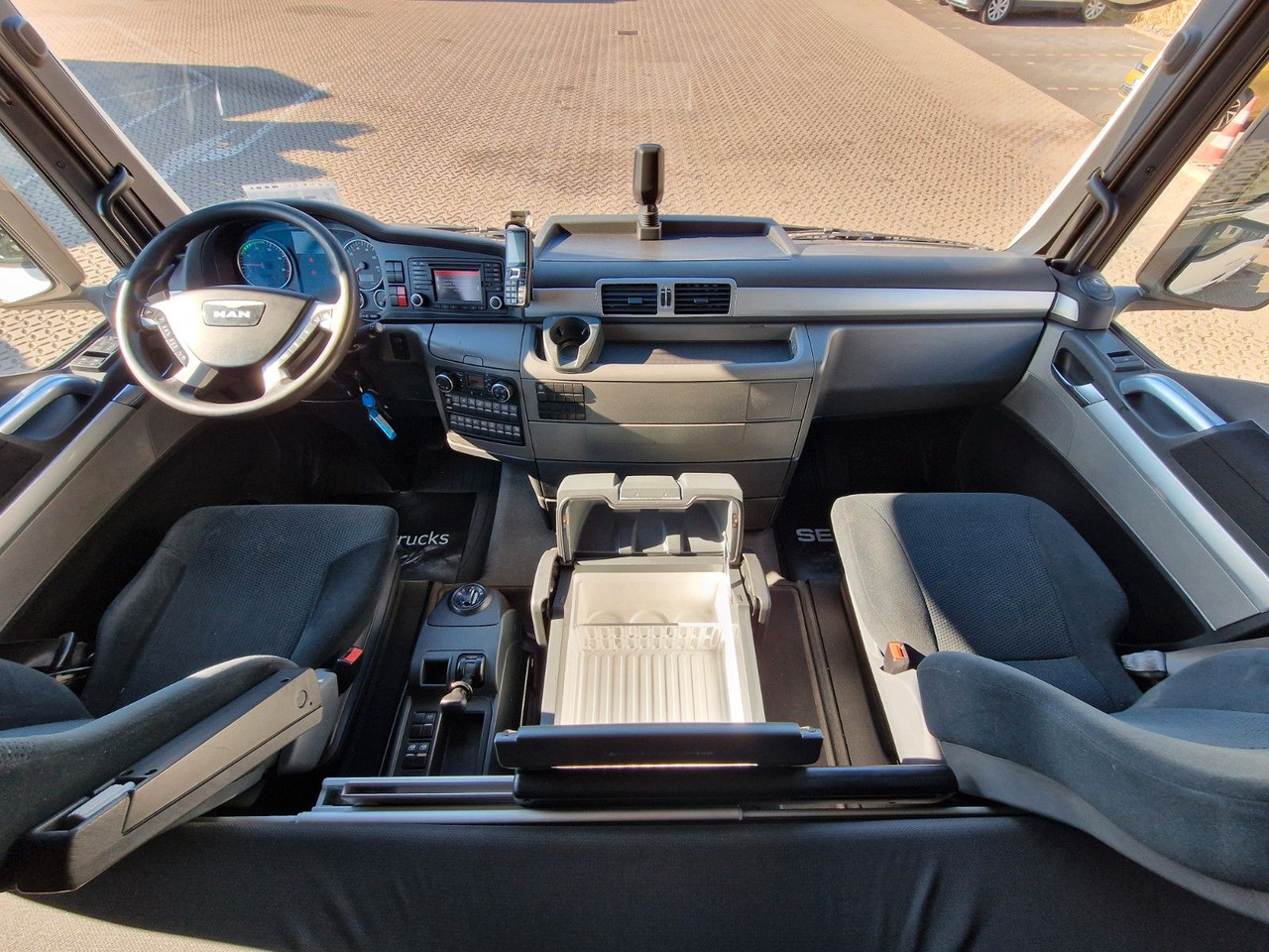 Cabeza tractora MAN TGX 18.400 4X2 LLS-U / ZF Intarder / HUBKUPPLUNG: foto 22