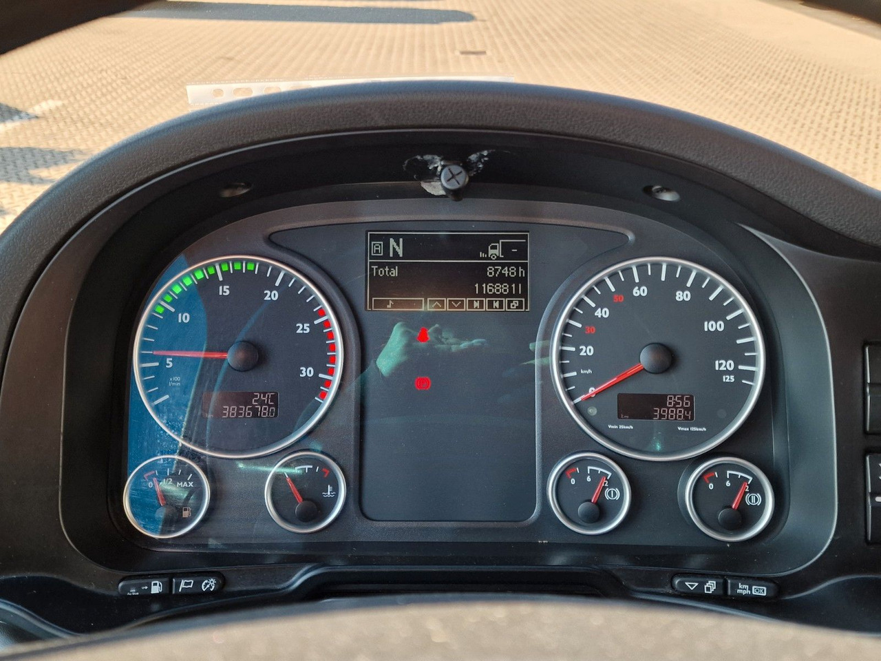 Cabeza tractora MAN TGX 18.400 4X2 LLS-U / ZF Intarder / HUBKUPPLUNG: foto 24