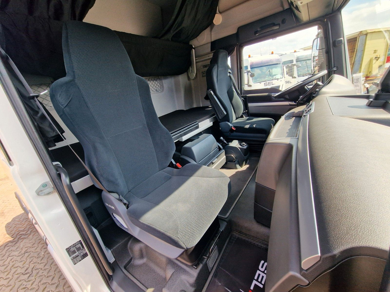 Cabeza tractora MAN TGX 18.400 4X2 LLS-U / ZF Intarder LOW KM !!: foto 19