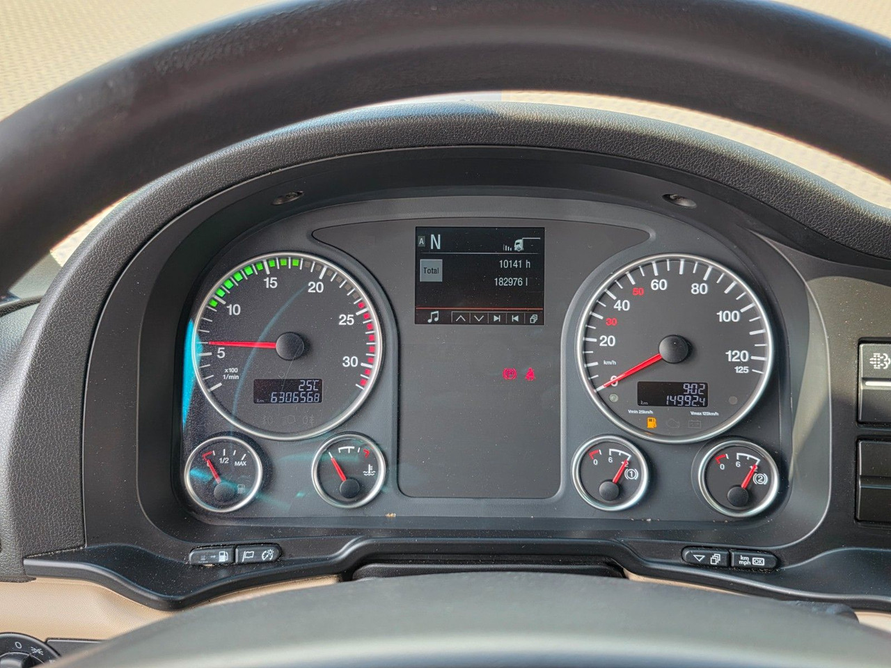 Cabeza tractora MAN TGX 18.460 4X2 LLS-U /Retarder /2 Tanks /ADR AT: foto 24 Cabeza tractora MAN TGX 18.460 4X2 LLS-U /Retarder /2 Tanks /ADR AT: foto 24