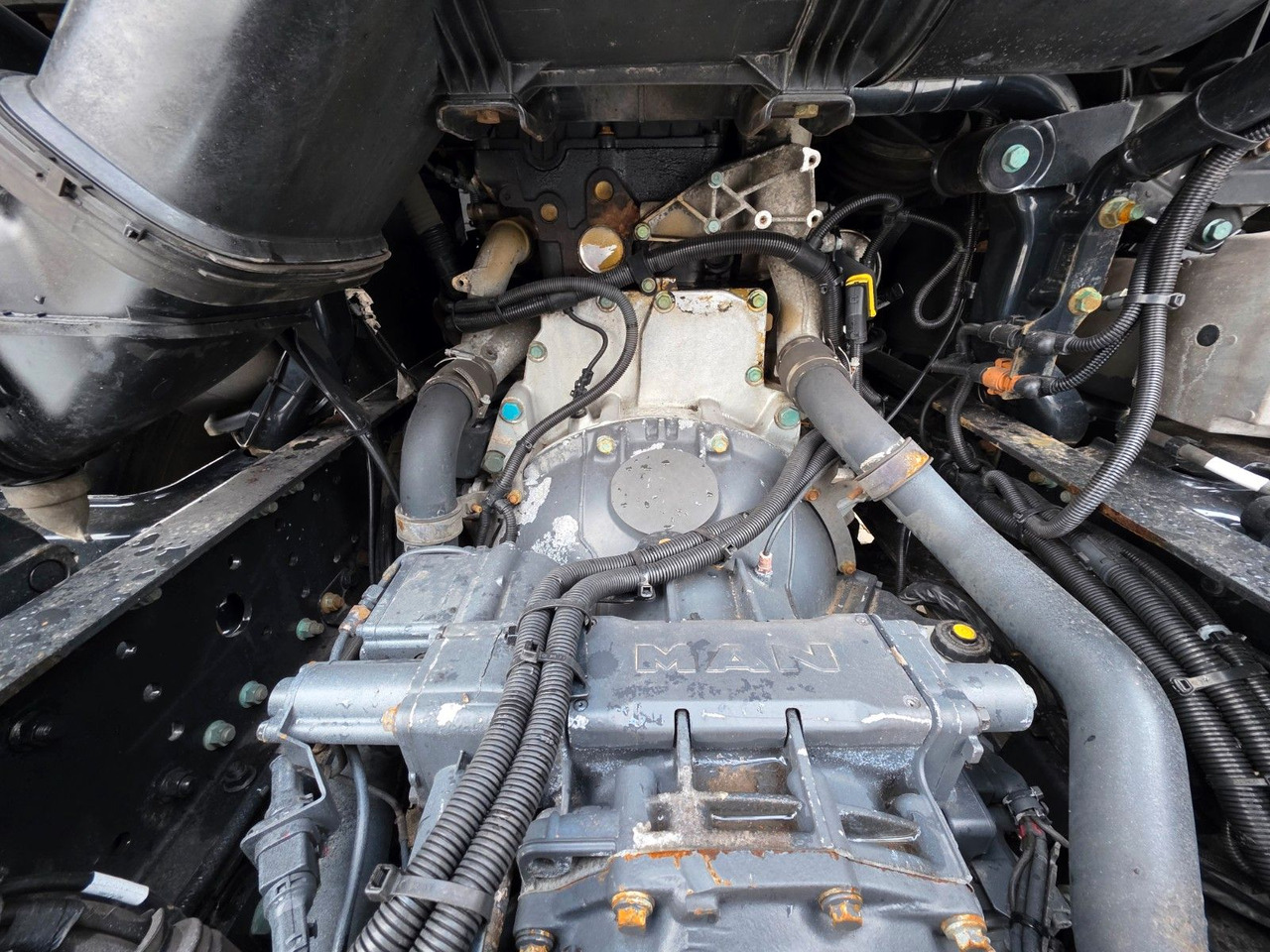 Cabeza tractora MAN TGX 18.500 4x2 BLS / Retarder / 2 Tanks: foto 13 Cabeza tractora MAN TGX 18.500 4x2 BLS / Retarder / 2 Tanks: foto 13