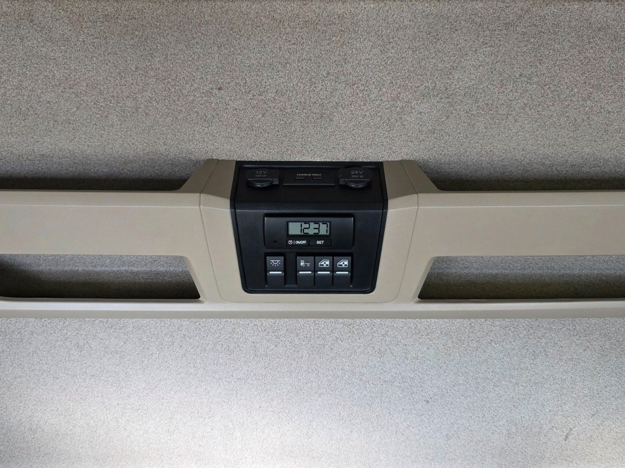 Cabeza tractora MAN TGX 18.500 4x2 BLS / Retarder / 2 Tanks: foto 33 Cabeza tractora MAN TGX 18.500 4x2 BLS / Retarder / 2 Tanks: foto 33