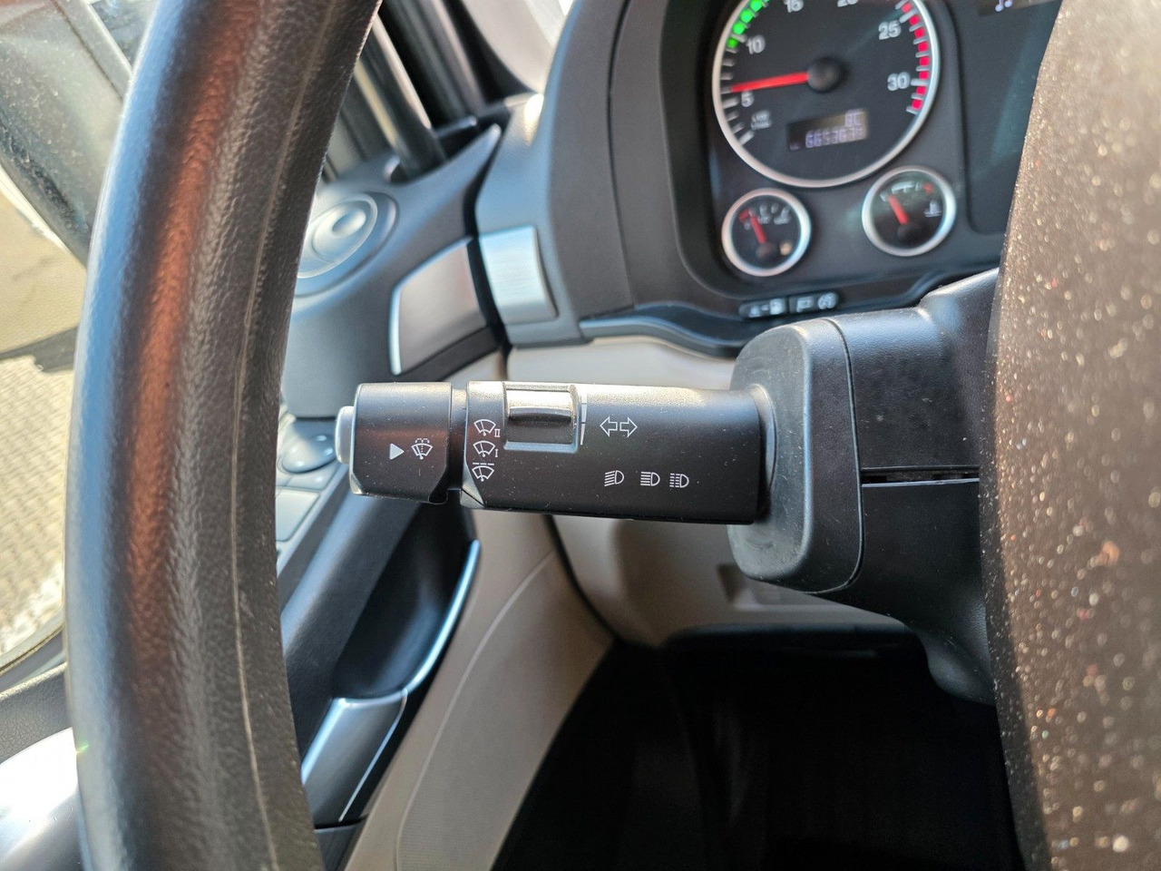 Cabeza tractora MAN TGX 18.500 4x2 BLS / Retarder / 2 Tanks: foto 42 Cabeza tractora MAN TGX 18.500 4x2 BLS / Retarder / 2 Tanks: foto 42