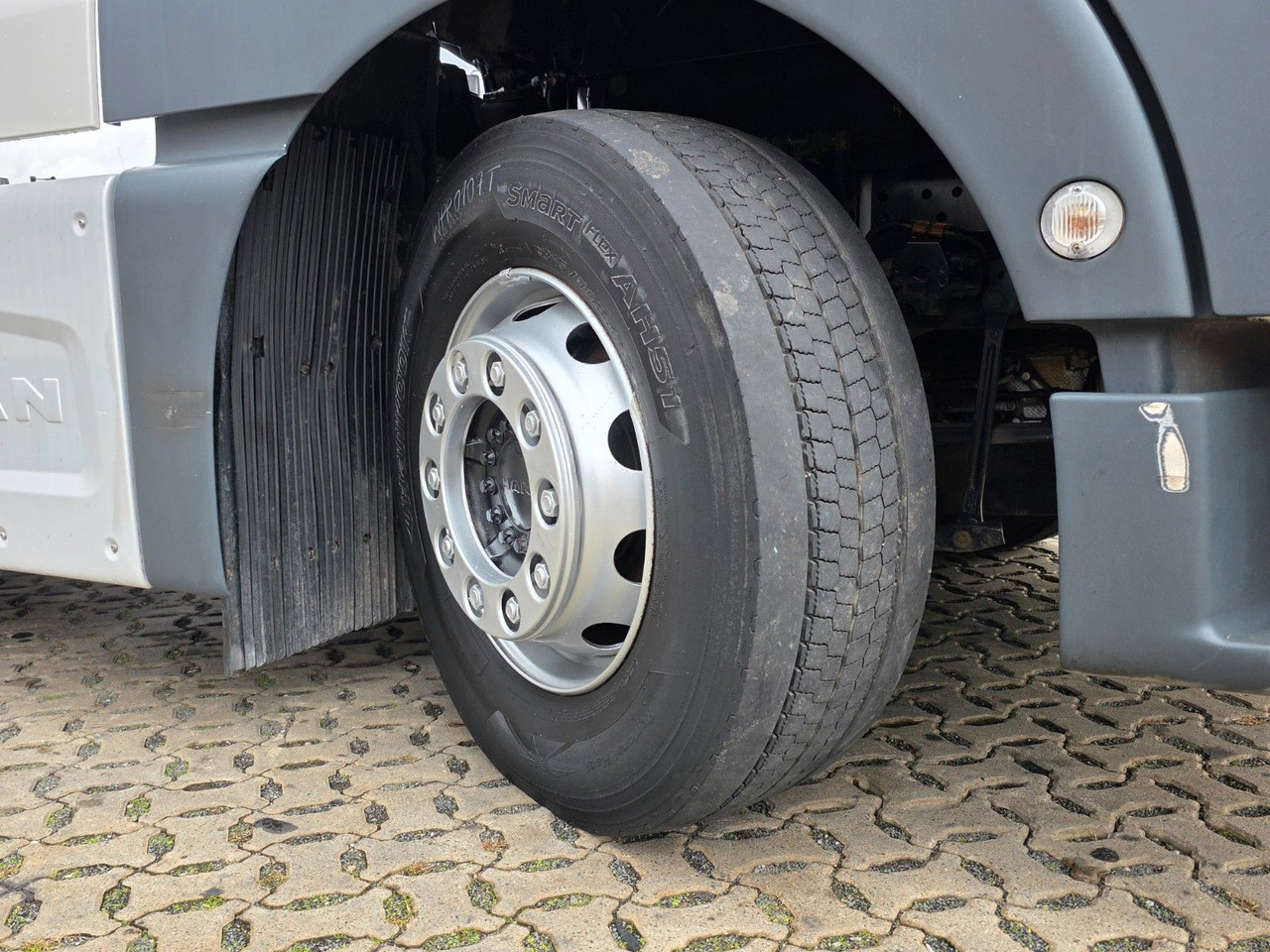 Cabeza tractora MAN TGX 18.500 4x2 BLS / Retarder / 2 Tanks: foto 48 Cabeza tractora MAN TGX 18.500 4x2 BLS / Retarder / 2 Tanks: foto 48