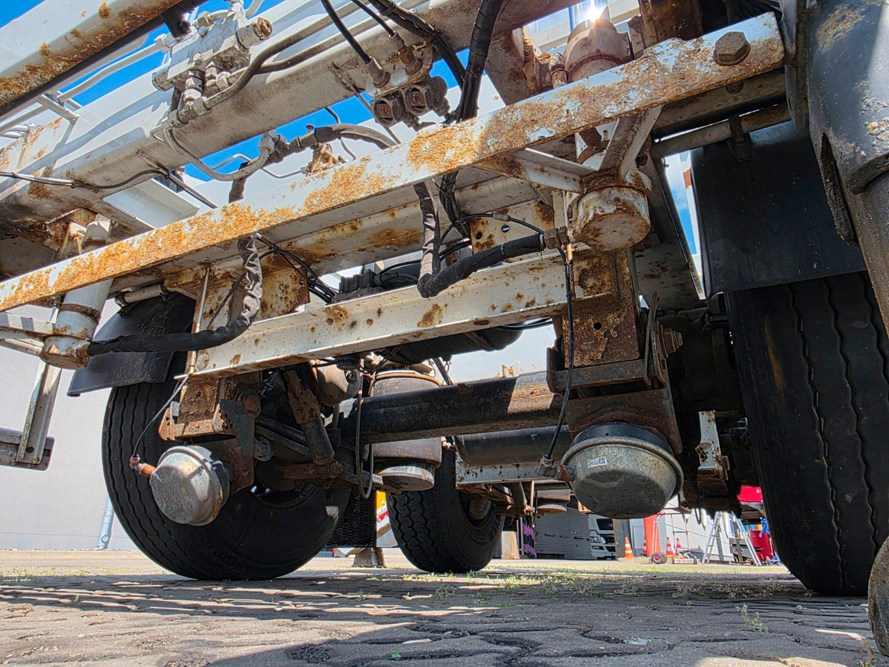 Semirremolque volquete Hüffermann HSF 35.06L / Silosteller / Liftachse: foto 23