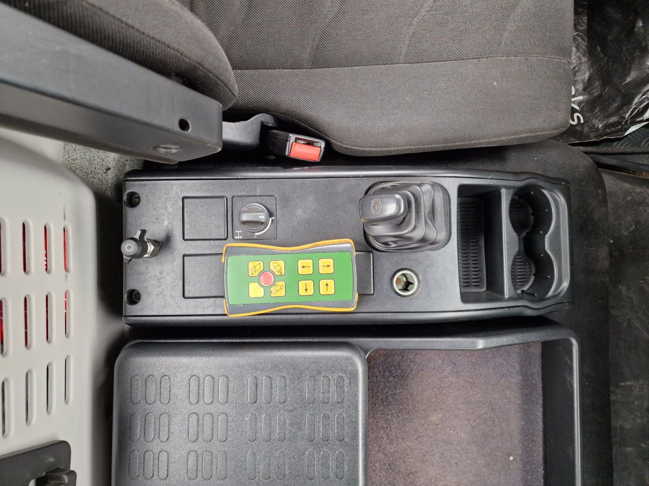 Camión volquete Iveco Eurocargo 140-250: foto 21 Camión volquete Iveco Eurocargo 140-250: foto 21