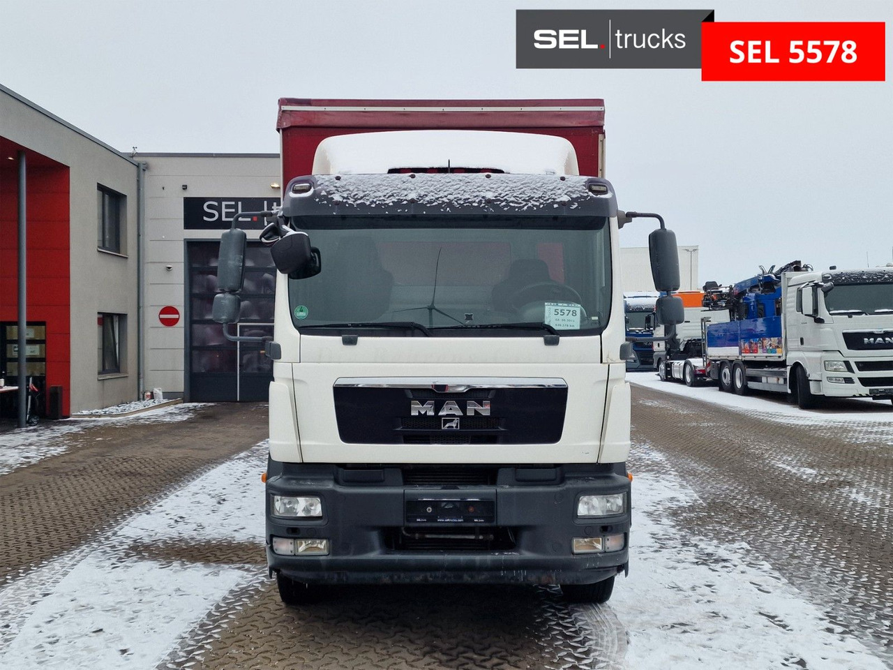 MAN TGM 18.250 4X2 LL / Staplerhalterung - Camión lona: foto 2 MAN TGM 18.250 4X2 LL / Staplerhalterung - Camión lona: foto 2