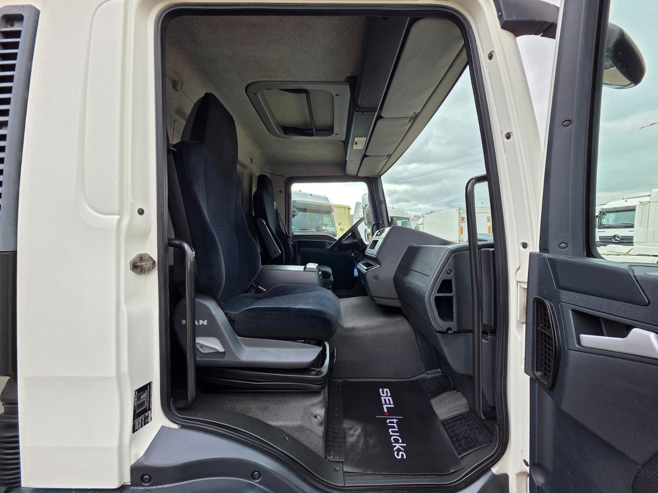 Camión transporte de bebidas MAN TGM 22.290 6x2-4 LL / Ldbw / Rückfahrk. / Lenkac: foto 24 Camión transporte de bebidas MAN TGM 22.290 6x2-4 LL / Ldbw / Rückfahrk. / Lenkac: foto 24