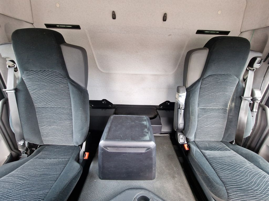 Camión lona Mercedes-Benz Antos 1830L 4X2: foto 26