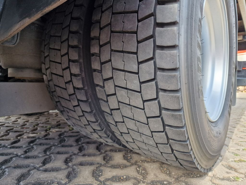 Camión lona Mercedes-Benz Antos 1830L 4X2: foto 29