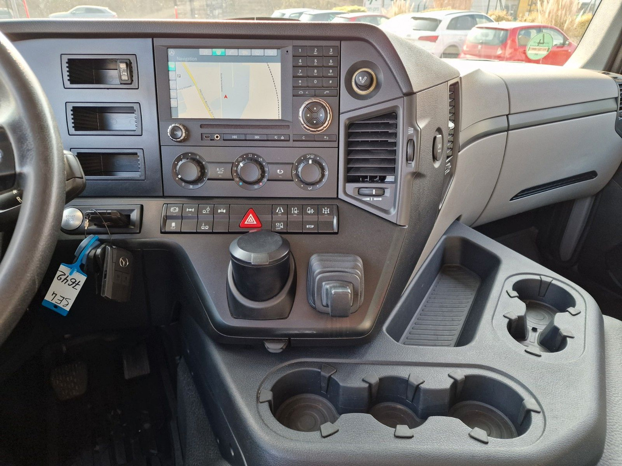 Camión grúa Mercedes-Benz Antos 2540 / Fernbedienung / Lenkachse: foto 24