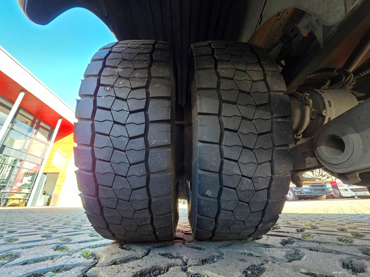 Camión caja cerrada Mercedes-Benz Atego 1218 / Ladebordwand: foto 49 Camión caja cerrada Mercedes-Benz Atego 1218 / Ladebordwand: foto 49