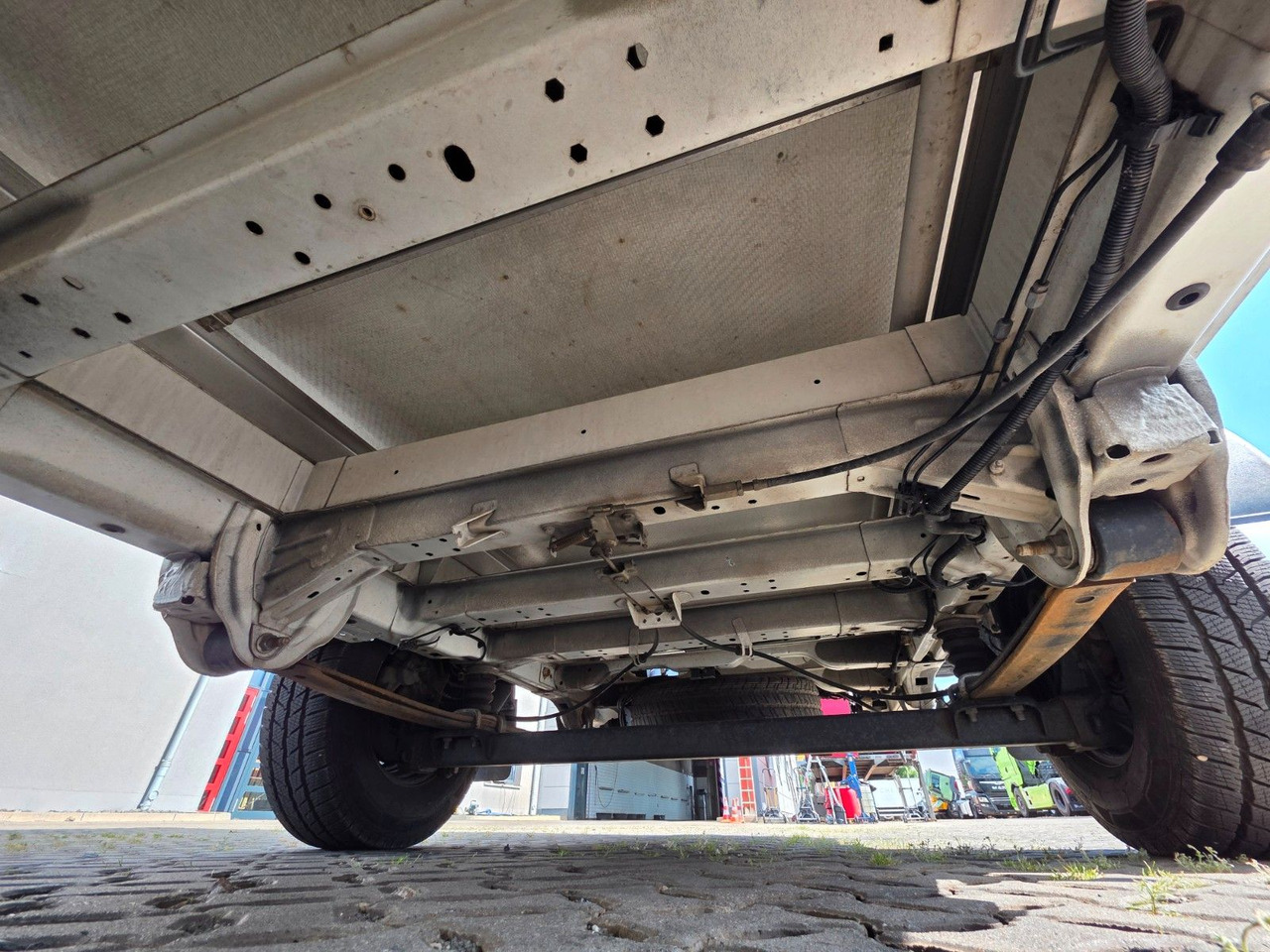 Furgoneta caja cerrada Peugeot Boxer / Ladebordwand / Klimaanlage /  3 Sitzen: foto 17