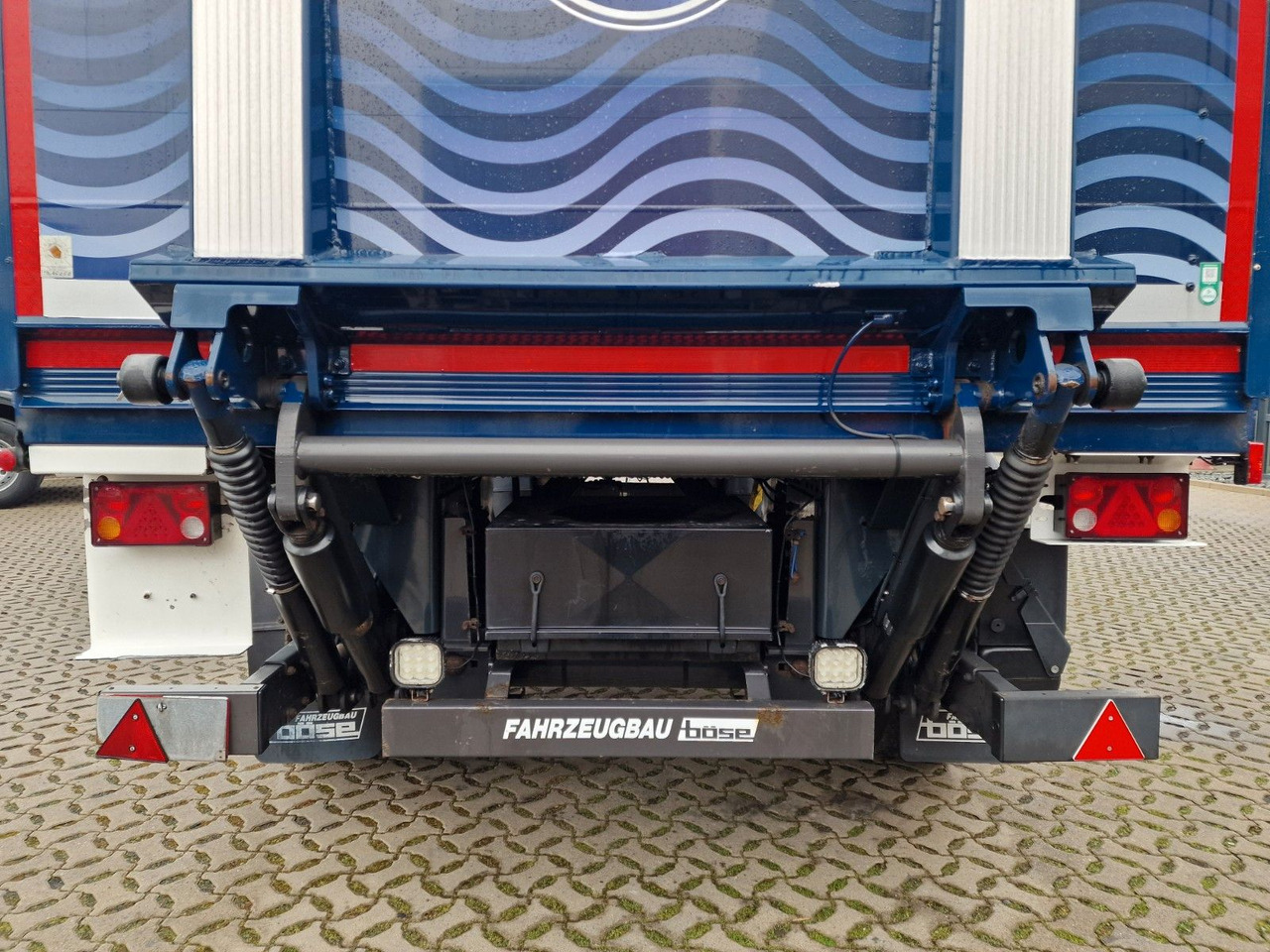 Remolque transporte de bebidas System Trailers PRASL 18 / Ladebordwand: foto 22 Remolque transporte de bebidas System Trailers PRASL 18 / Ladebordwand: foto 22