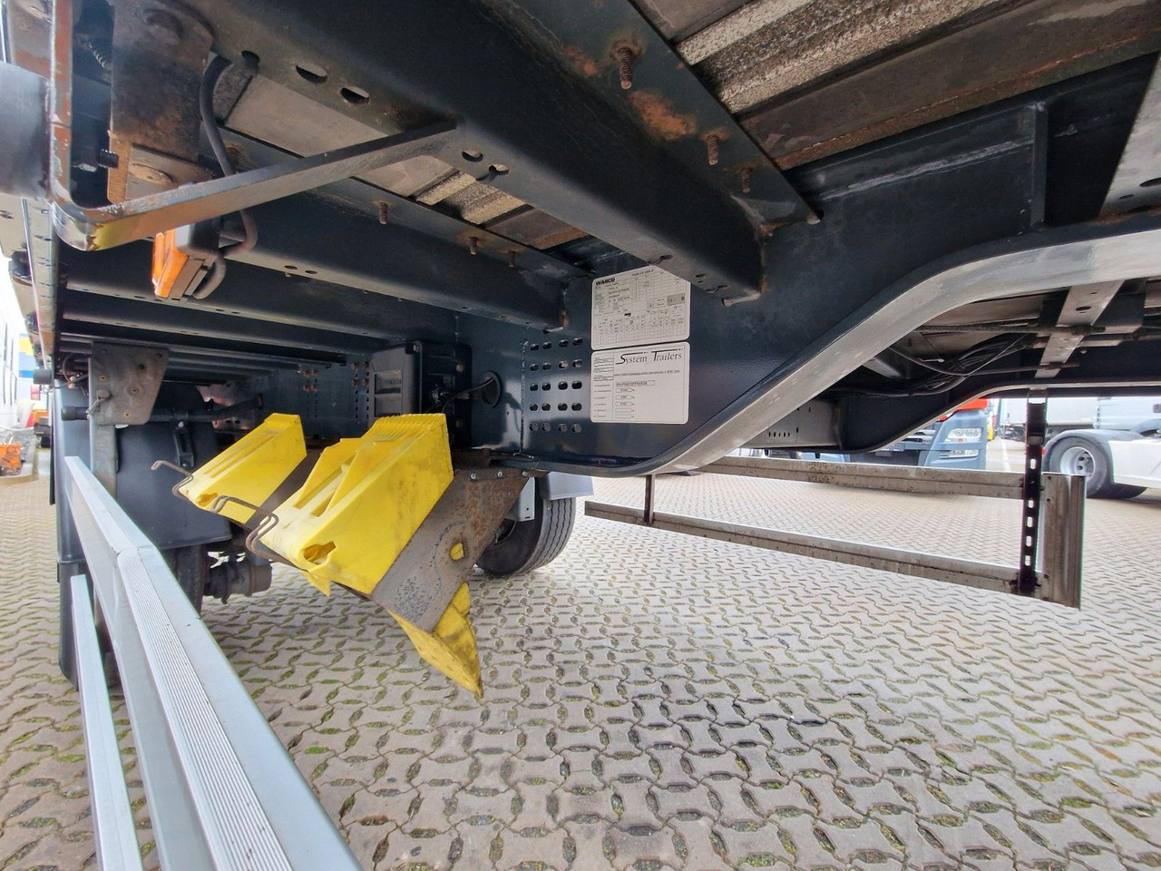 Remolque transporte de bebidas System Trailers PRASL 18 / Ladebordwand: foto 31 Remolque transporte de bebidas System Trailers PRASL 18 / Ladebordwand: foto 31