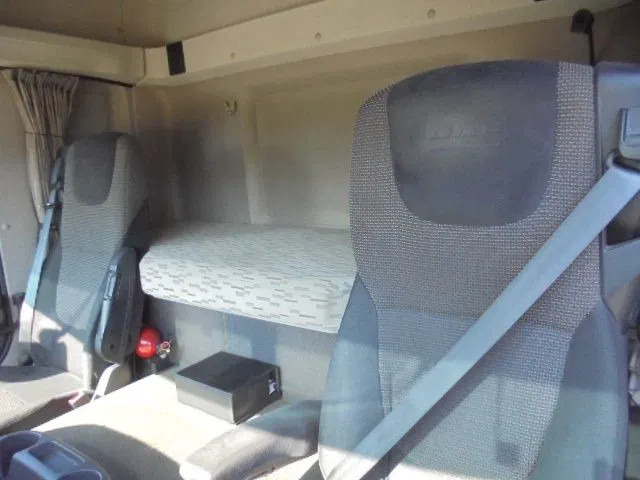 Cabeza tractora DAF CF 440: foto 11