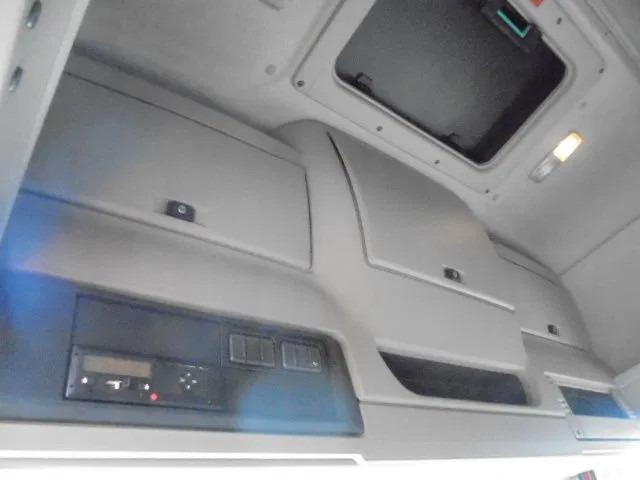 Cabeza tractora DAF CF 440: foto 12