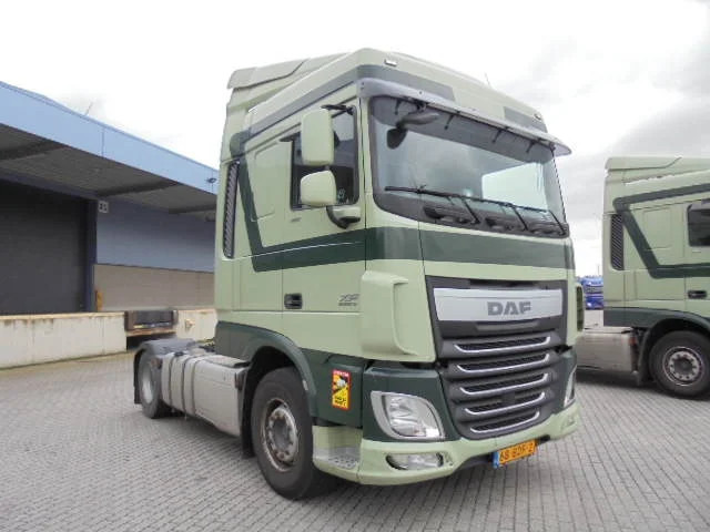 DAF XF 410 EURO 6 - Cabeza tractora: foto 3 DAF XF 410 EURO 6 - Cabeza tractora: foto 3