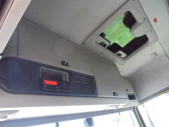 Cabeza tractora DAF XF 440: foto 14