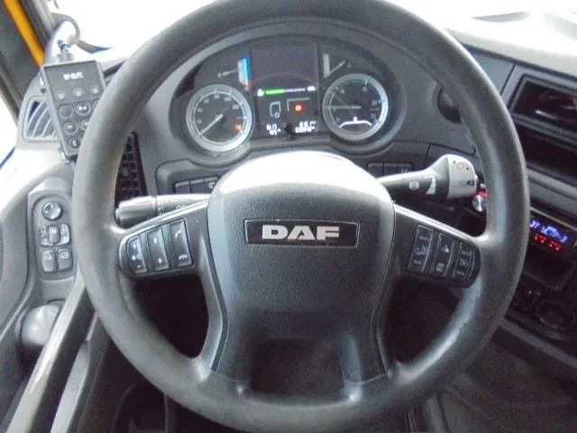 Cabeza tractora DAF XF 440: foto 17