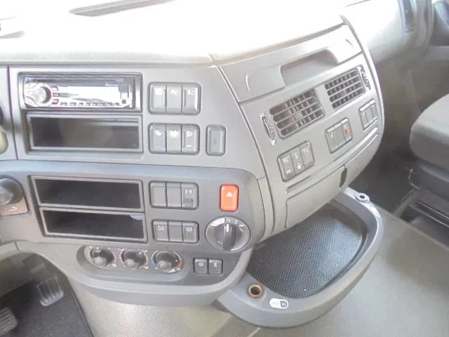Cabeza tractora DAF XF 440: foto 11