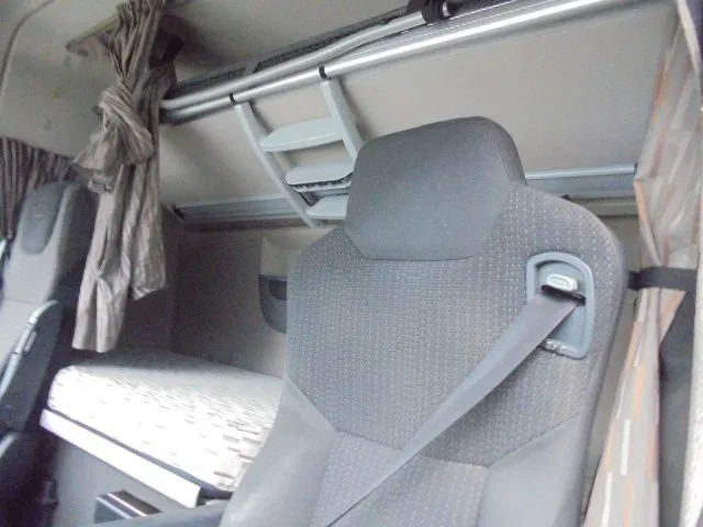 Cabeza tractora DAF XF 440: foto 15