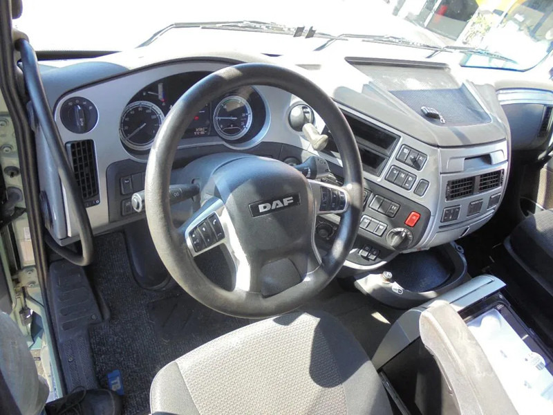 Foto del interior 1: Cabeza tractora DAF XF 440