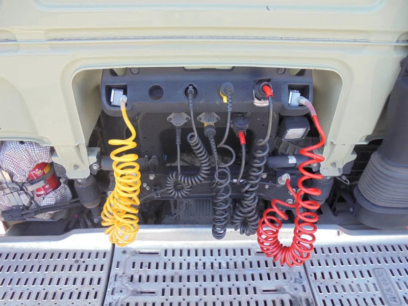 Cabeza tractora DAF XF 440: foto 9