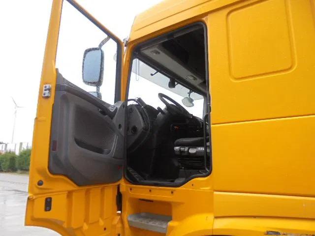 Cabeza tractora DAF XF 440: foto 8