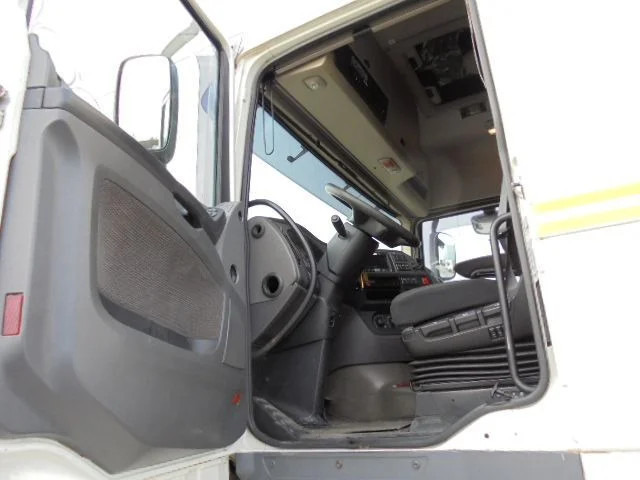 Cabeza tractora DAF XF 460: foto 6