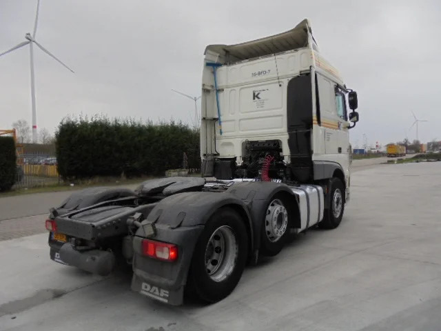 Cabeza tractora DAF XF 460: foto 13