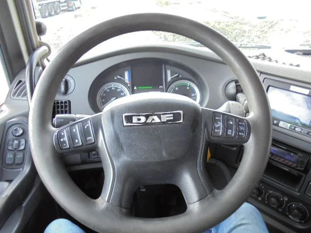 Cabeza tractora DAF XF 460: foto 12