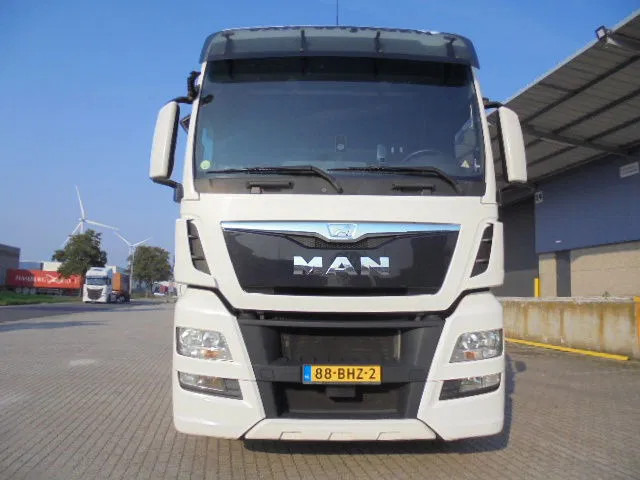 MAN TGX 28.480 6X2 XXL - Cabeza tractora: foto 2 MAN TGX 28.480 6X2 XXL - Cabeza tractora: foto 2