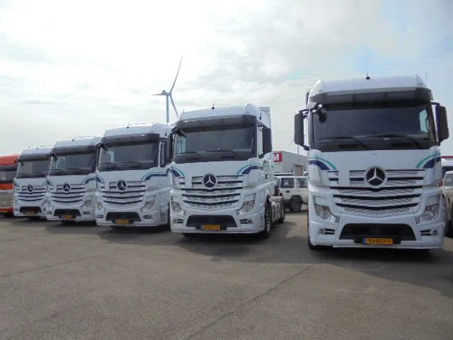 Mercedes-Benz Actros 1842 15x IN STOCK - Cabeza tractora: foto 1 Mercedes-Benz Actros 1842 15x IN STOCK - Cabeza tractora: foto 1