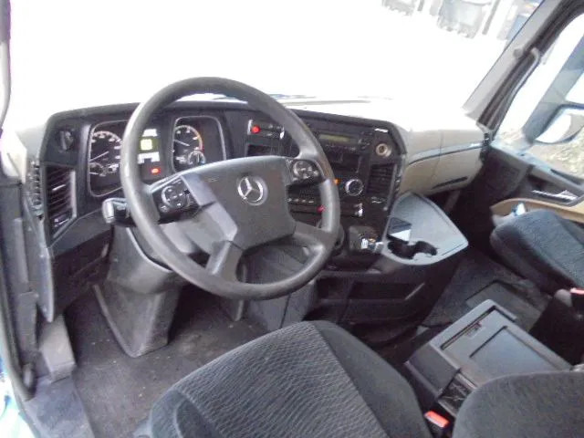 Cabeza tractora Mercedes-Benz Actros 1842 LS EUR6: foto 9