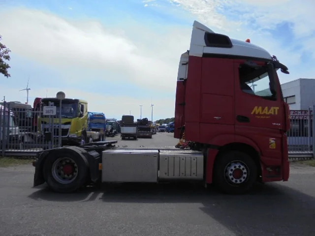 Mercedes-Benz Actros 1843 - Cabeza tractora: foto 4 Mercedes-Benz Actros 1843 - Cabeza tractora: foto 4
