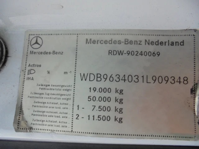 Cabeza tractora Mercedes-Benz Actros 1940: foto 13