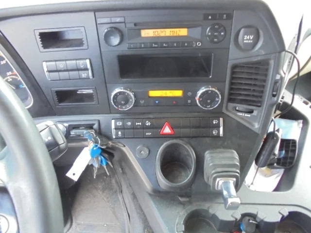 Cabeza tractora Mercedes-Benz Actros 1940: foto 9